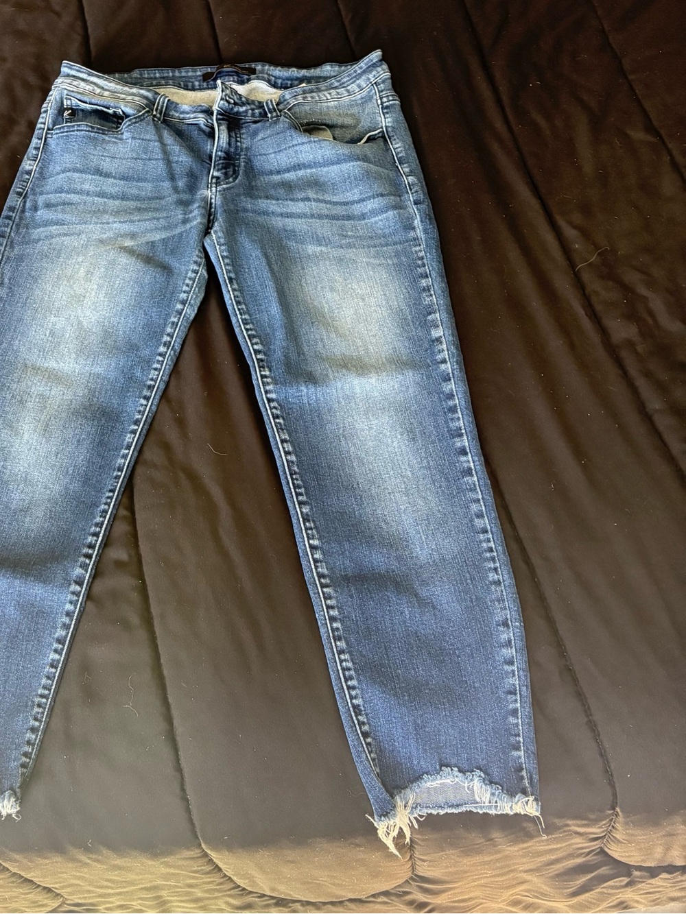 Classic Blue Women's Slim Jeans with Distressed Hem KanCan 30